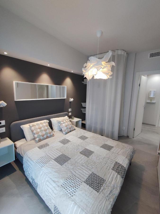 New Apartment In Historical Center Near Lake Riva del Garda Exterior foto