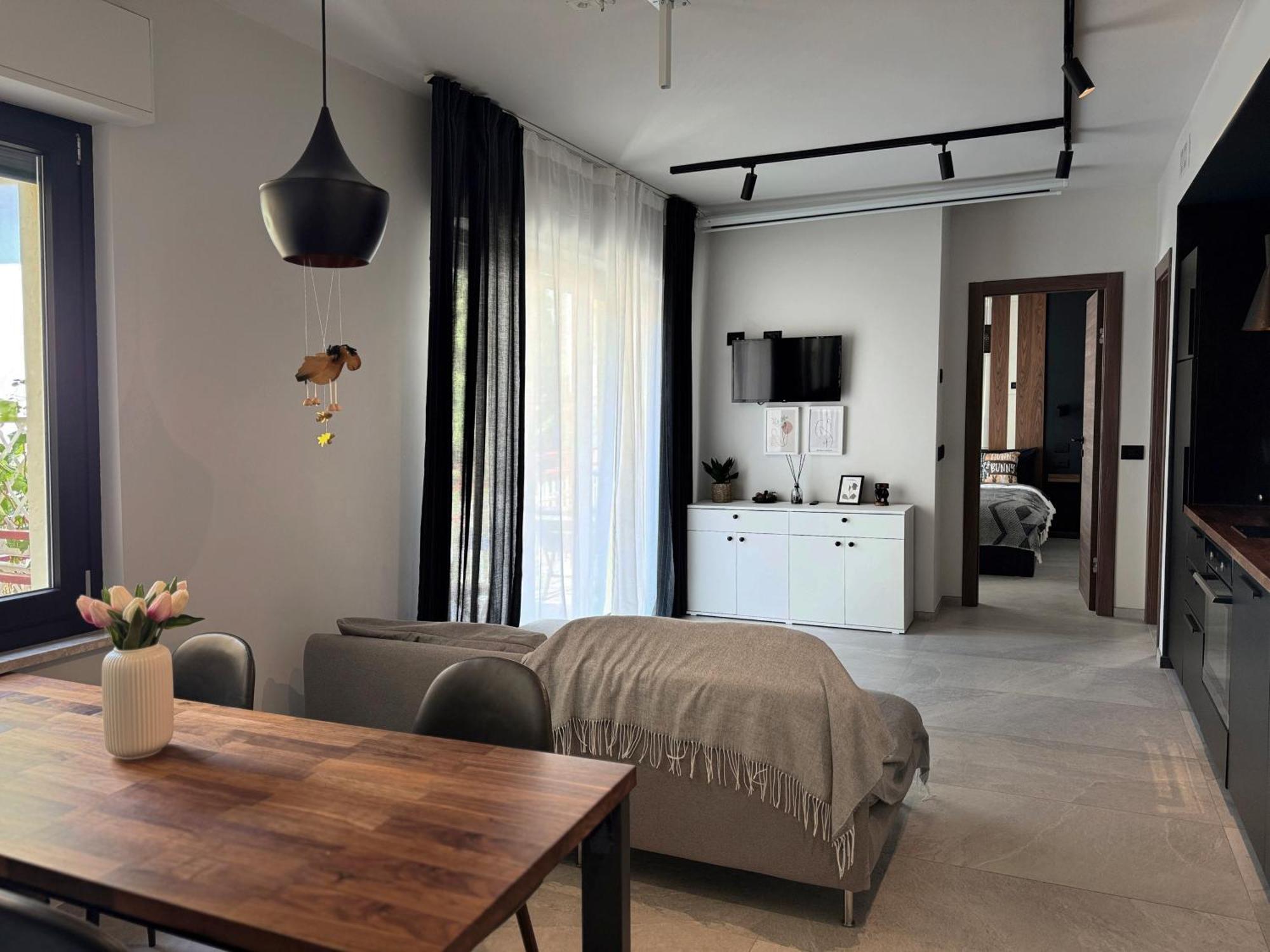 New Apartment In Historical Center Near Lake Riva del Garda Exterior foto