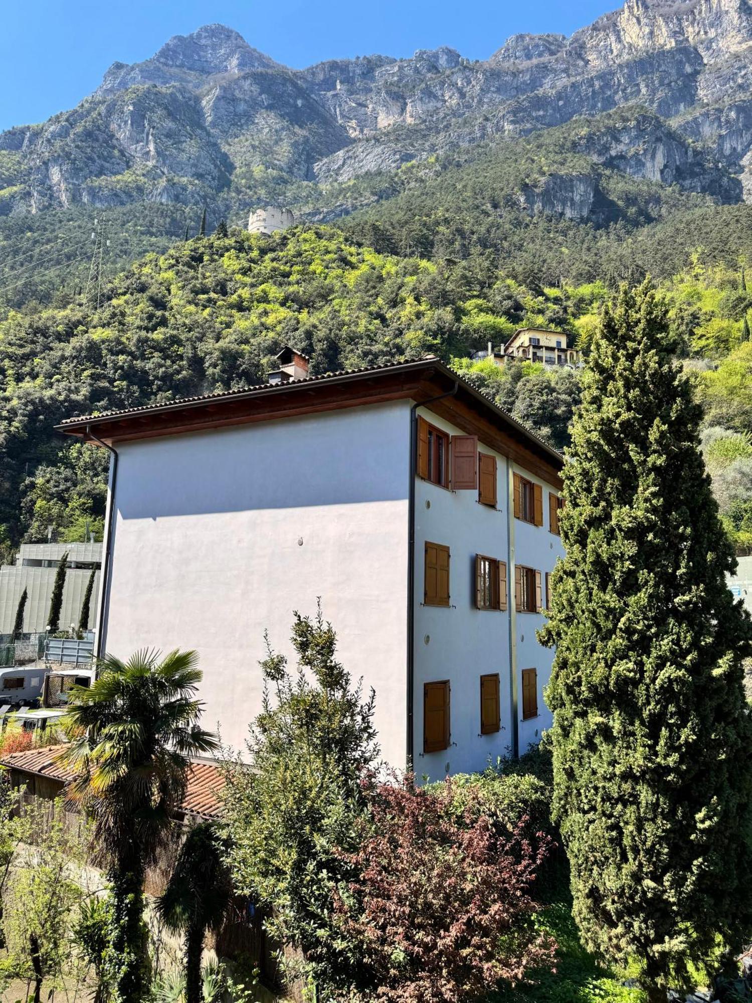 New Apartment In Historical Center Near Lake Riva del Garda Exterior foto